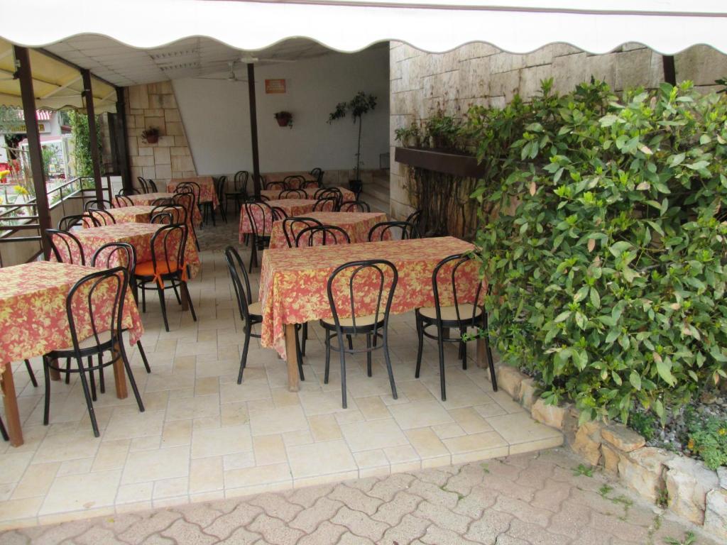 Hotel Autostello Castellana Grotte Exterior photo