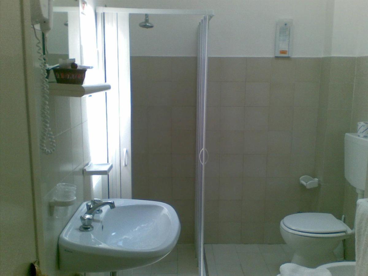 Hotel Autostello Castellana Grotte Room photo